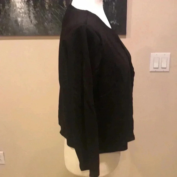 Philosophy black cropped jacket with soft padding in shoulder area-Size Large - Picture 4 of 8